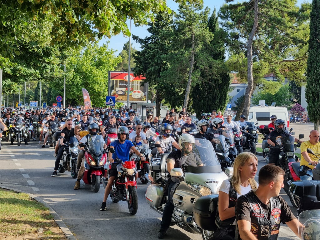 Hiljade Bajkera U Defileu Ulicama Trebinja Foto Trebinje Live